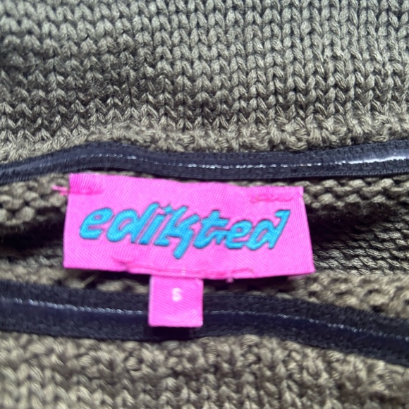 SOLD!! Edikted Distressed Sweater Crop Top! - Picture 4 of 4